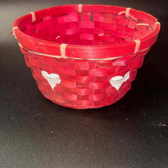 Vintage Valentine's Day Red White Heart Wicker Woven Basket - Picture 1 of 5
